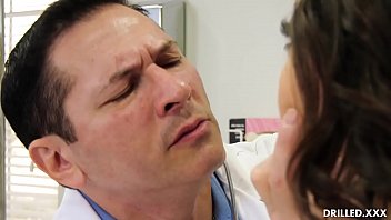 Настоящее медицинское лечение полный осмотр и анальный проход от опытного доктора