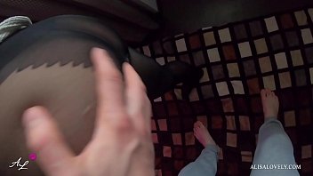 Трахнул жену в колготках и слил сперму на попку