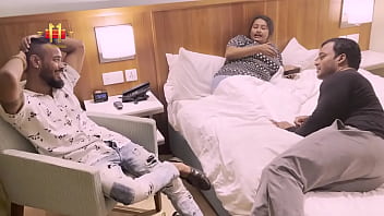 Индус предложил другу заняться сексом с сочной мачехой в отсутствие ее сына